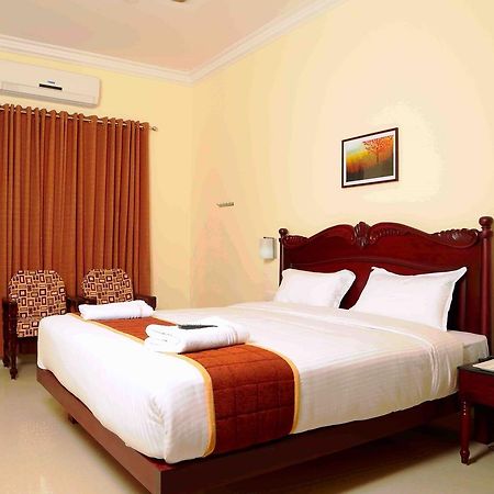 Hotel Temple Citi Канякумари Екстериор снимка